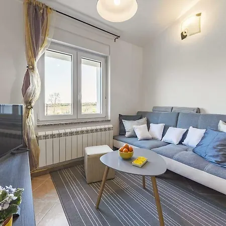 Lavander 01 Apartment Pula