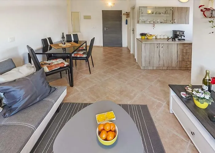 Lavander 01 דירה פולה