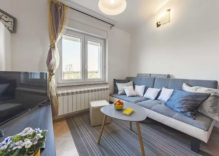 Lavander 01 דירה פולה