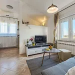 Lavander 01 Apartman Póla